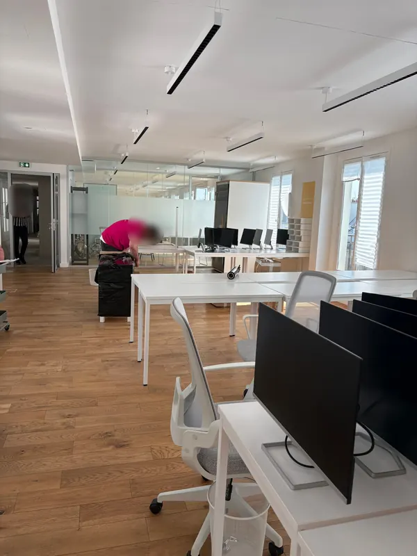 Transfert de bureaux : mobilier et postes de travail