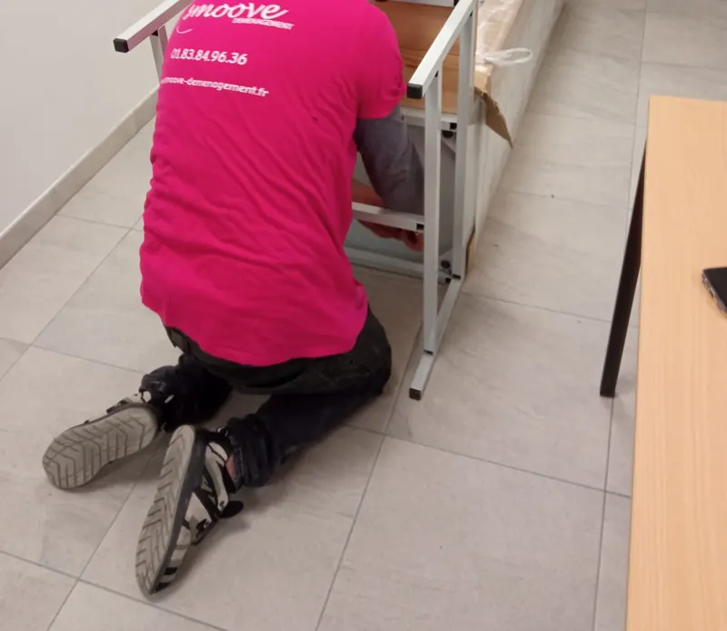 Remontage de mobilier de bureau